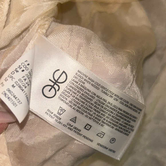 Cream Ruffled Blouse - Picture 5 of 8